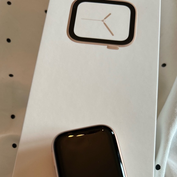 Apple Watch Series 4 - Picture 6 of 7